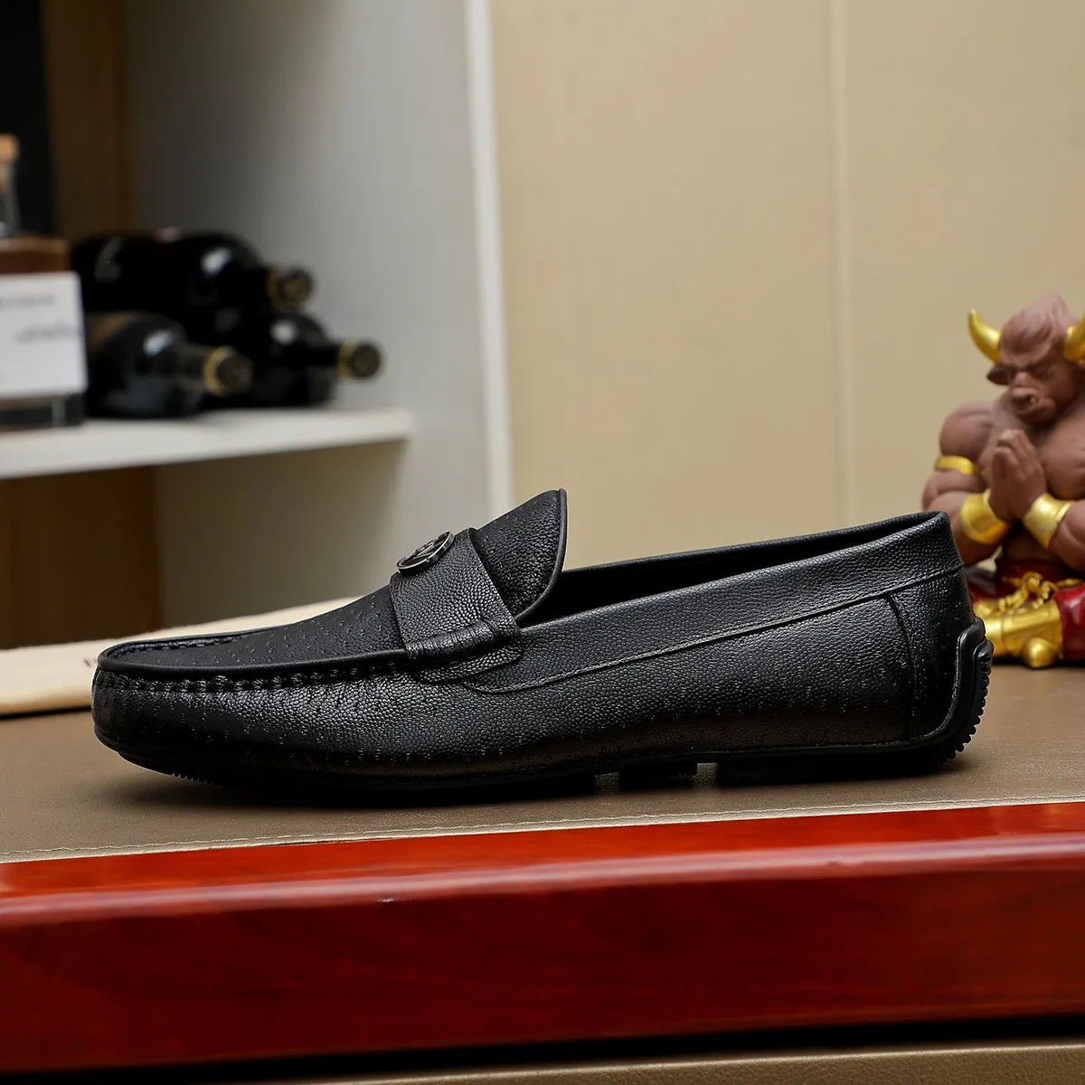 Men's men's shoes 💰440 [BV] 👟👟 Italian luxury brand Made with imported cowhide technology to highlight high-end men's taste of light luxury life [color] [color] Masters with ten years of manual experience create classic weaving 🌴 The inner top layer 🐮 lining 💯😘 The top quality inherits the brand craftsmanship! Color, code number 39-44 (38.45. Can be customized)